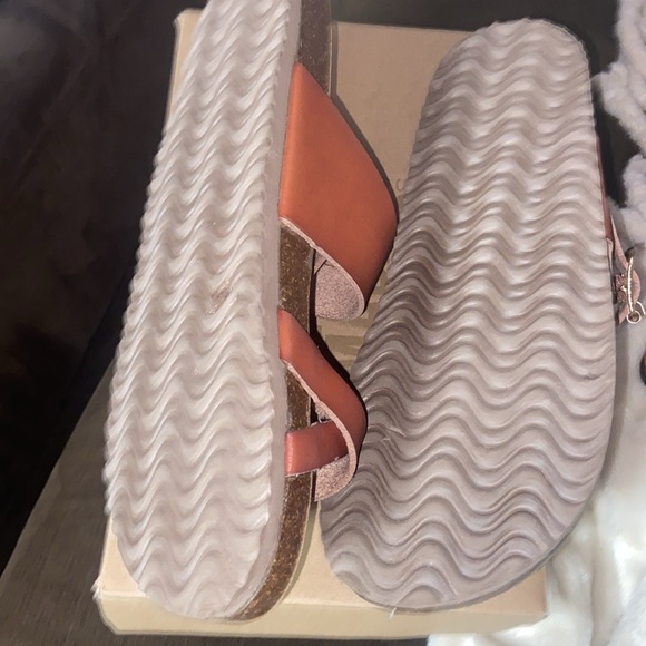 Cognac Girls Steven Madden Sandal - Picture 3 of 3